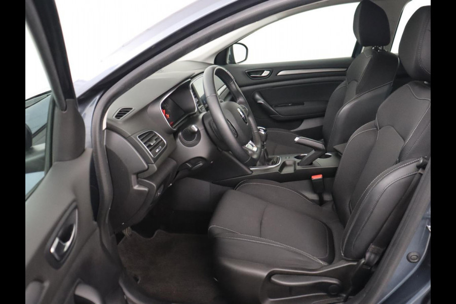 Renault Mégane 1.3 TCe Business Zen | Trekhaak | Camera | Keyless | Carplay | Navigatie | Full LED | DAB | Parkeerhulp | Climate control | Cruise control