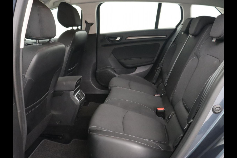 Renault Mégane 1.3 TCe Business Zen | Trekhaak | Camera | Keyless | Carplay | Navigatie | Full LED | DAB | Parkeerhulp | Climate control | Cruise control