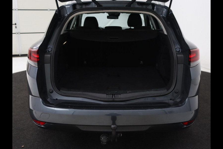 Renault Mégane 1.3 TCe Business Zen | Trekhaak | Camera | Keyless | Carplay | Navigatie | Full LED | DAB | Parkeerhulp | Climate control | Cruise control