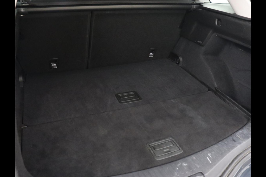 Renault Mégane 1.3 TCe Business Zen | Trekhaak | Camera | Keyless | Carplay | Navigatie | Full LED | DAB | Parkeerhulp | Climate control | Cruise control