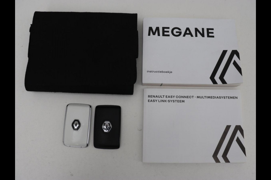 Renault Mégane 1.3 TCe Business Zen | Trekhaak | Camera | Keyless | Carplay | Navigatie | Full LED | DAB | Parkeerhulp | Climate control | Cruise control