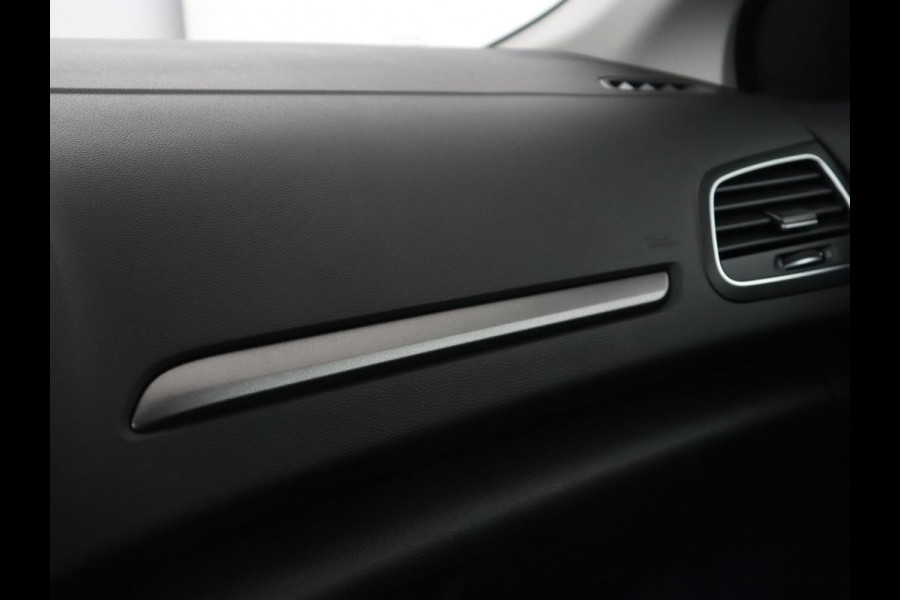 Renault Mégane 1.3 TCe Business Zen | Trekhaak | Camera | Keyless | Carplay | Navigatie | Full LED | DAB | Parkeerhulp | Climate control | Cruise control