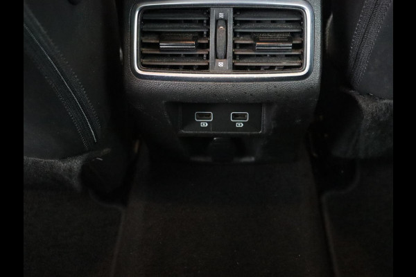 Renault Mégane 1.3 TCe Business Zen | Trekhaak | Camera | Keyless | Carplay | Navigatie | Full LED | DAB | Parkeerhulp | Climate control | Cruise control