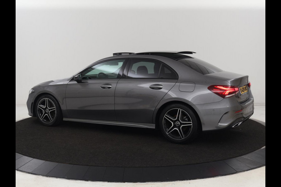Mercedes-Benz A-Klasse 180 AMG | Panoramadak | Matrix LED | Sfeerverlichting | Keyless | Camera | Carplay | Leder/Alcantara | Memory | Keyless | Widescreen | Mercedes-Benz A-Klasse 180 AMG | Panoramadak | Matrix LED | Sfeerverlichting | Keyless | Camera | Carplay | Leder/Alcantara | Memory | Keyless | Widescreen |