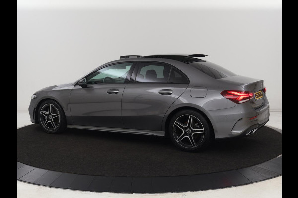 Mercedes-Benz A-Klasse 180 AMG | Panoramadak | Matrix LED | Sfeerverlichting | Keyless | Camera | Carplay | Leder/Alcantara | Memory | Keyless | Widescreen | Mercedes-Benz A-Klasse 180 AMG | Panoramadak | Matrix LED | Sfeerverlichting | Keyless | Camera | Carplay | Leder/Alcantara | Memory | Keyless | Widescreen |