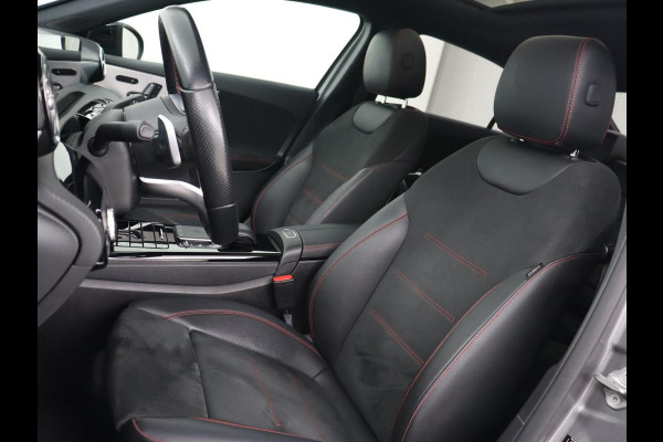 Mercedes-Benz A-Klasse 180 AMG | Panoramadak | Matrix LED | Sfeerverlichting | Keyless | Camera | Carplay | Leder/Alcantara | Memory | Keyless | Widescreen | Mercedes-Benz A-Klasse 180 AMG | Panoramadak | Matrix LED | Sfeerverlichting | Keyless | Camera | Carplay | Leder/Alcantara | Memory | Keyless | Widescreen |