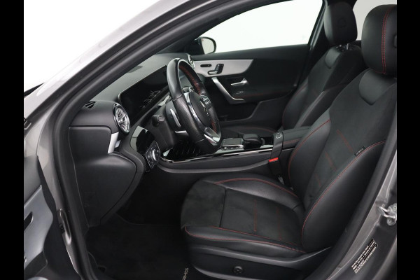 Mercedes-Benz A-Klasse 180 AMG | Panoramadak | Matrix LED | Sfeerverlichting | Keyless | Camera | Carplay | Leder/Alcantara | Memory | Keyless | Widescreen | Mercedes-Benz A-Klasse 180 AMG | Panoramadak | Matrix LED | Sfeerverlichting | Keyless | Camera | Carplay | Leder/Alcantara | Memory | Keyless | Widescreen |