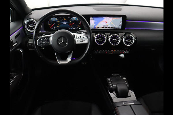 Mercedes-Benz A-Klasse 180 AMG | Panoramadak | Matrix LED | Sfeerverlichting | Keyless | Camera | Carplay | Leder/Alcantara | Memory | Keyless | Widescreen | Mercedes-Benz A-Klasse 180 AMG | Panoramadak | Matrix LED | Sfeerverlichting | Keyless | Camera | Carplay | Leder/Alcantara | Memory | Keyless | Widescreen |