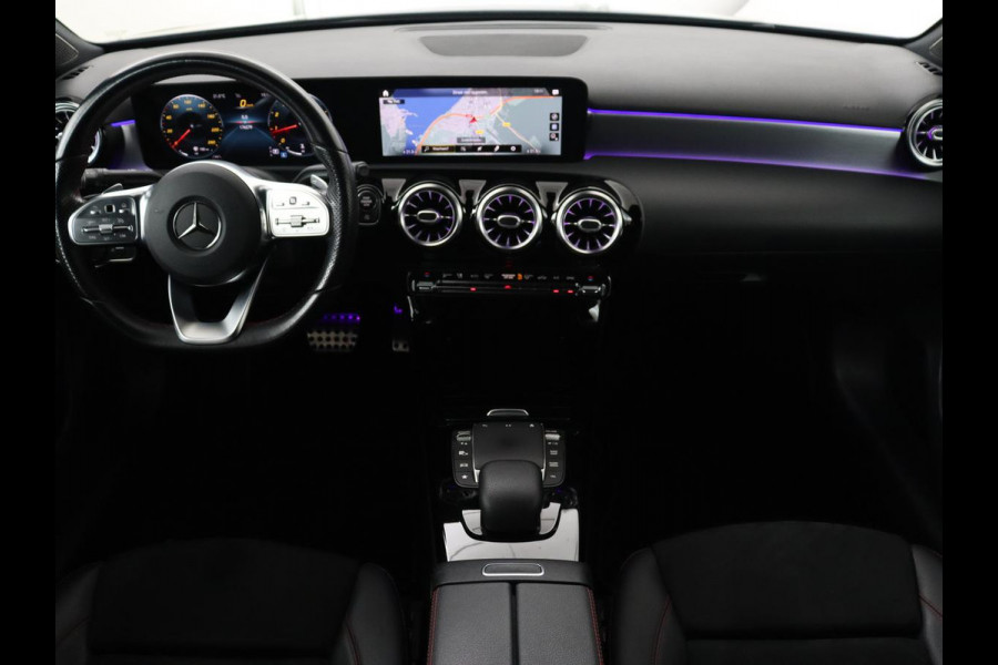 Mercedes-Benz A-Klasse 180 AMG | Panoramadak | Matrix LED | Sfeerverlichting | Keyless | Camera | Carplay | Leder/Alcantara | Memory | Keyless | Widescreen | Mercedes-Benz A-Klasse 180 AMG | Panoramadak | Matrix LED | Sfeerverlichting | Keyless | Camera | Carplay | Leder/Alcantara | Memory | Keyless | Widescreen |