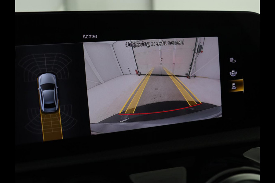 Mercedes-Benz A-Klasse 180 AMG | Panoramadak | Matrix LED | Sfeerverlichting | Keyless | Camera | Carplay | Leder/Alcantara | Memory | Keyless | Widescreen | Mercedes-Benz A-Klasse 180 AMG | Panoramadak | Matrix LED | Sfeerverlichting | Keyless | Camera | Carplay | Leder/Alcantara | Memory | Keyless | Widescreen |