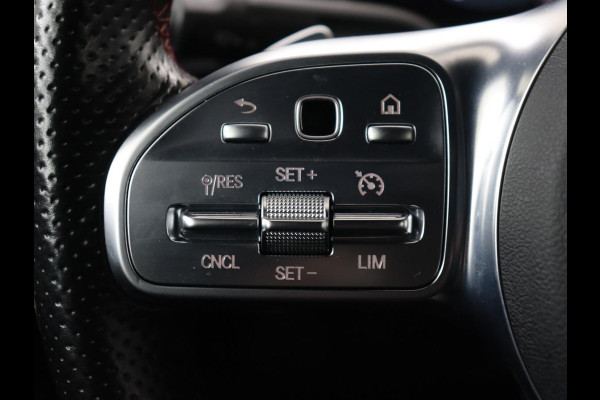 Mercedes-Benz A-Klasse 180 AMG | Panoramadak | Matrix LED | Sfeerverlichting | Keyless | Camera | Carplay | Leder/Alcantara | Memory | Keyless | Widescreen | Mercedes-Benz A-Klasse 180 AMG | Panoramadak | Matrix LED | Sfeerverlichting | Keyless | Camera | Carplay | Leder/Alcantara | Memory | Keyless | Widescreen |