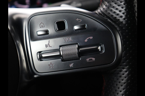 Mercedes-Benz A-Klasse 180 AMG | Panoramadak | Matrix LED | Sfeerverlichting | Keyless | Camera | Carplay | Leder/Alcantara | Memory | Keyless | Widescreen | Mercedes-Benz A-Klasse 180 AMG | Panoramadak | Matrix LED | Sfeerverlichting | Keyless | Camera | Carplay | Leder/Alcantara | Memory | Keyless | Widescreen |