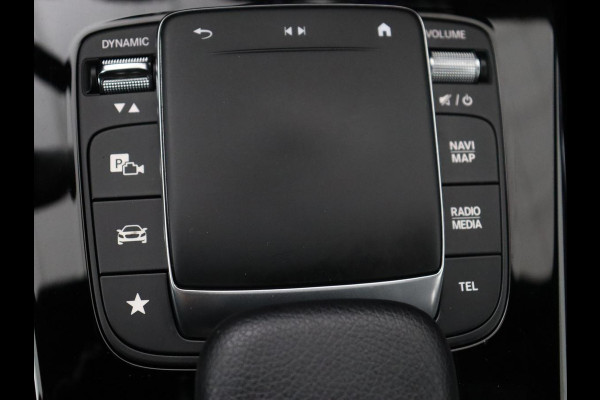Mercedes-Benz A-Klasse 180 AMG | Panoramadak | Matrix LED | Sfeerverlichting | Keyless | Camera | Carplay | Leder/Alcantara | Memory | Keyless | Widescreen | Mercedes-Benz A-Klasse 180 AMG | Panoramadak | Matrix LED | Sfeerverlichting | Keyless | Camera | Carplay | Leder/Alcantara | Memory | Keyless | Widescreen |