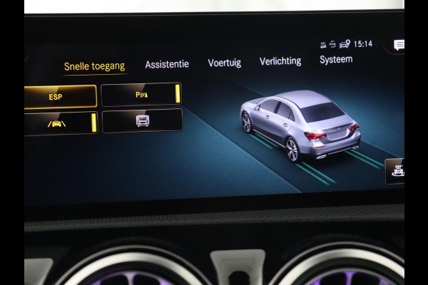 Mercedes-Benz A-Klasse 180 AMG | Panoramadak | Matrix LED | Sfeerverlichting | Keyless | Camera | Carplay | Leder/Alcantara | Memory | Keyless | Widescreen | Mercedes-Benz A-Klasse 180 AMG | Panoramadak | Matrix LED | Sfeerverlichting | Keyless | Camera | Carplay | Leder/Alcantara | Memory | Keyless | Widescreen |