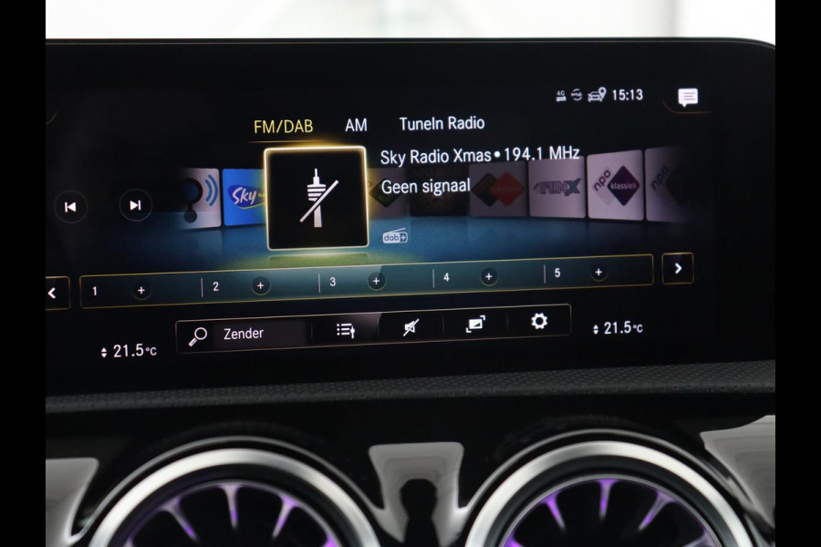 Mercedes-Benz A-Klasse 180 AMG | Panoramadak | Matrix LED | Sfeerverlichting | Keyless | Camera | Carplay | Leder/Alcantara | Memory | Keyless | Widescreen | Mercedes-Benz A-Klasse 180 AMG | Panoramadak | Matrix LED | Sfeerverlichting | Keyless | Camera | Carplay | Leder/Alcantara | Memory | Keyless | Widescreen |