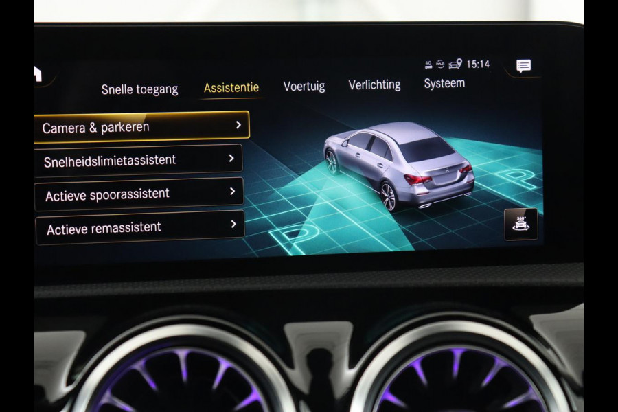 Mercedes-Benz A-Klasse 180 AMG | Panoramadak | Matrix LED | Sfeerverlichting | Keyless | Camera | Carplay | Leder/Alcantara | Memory | Keyless | Widescreen | Mercedes-Benz A-Klasse 180 AMG | Panoramadak | Matrix LED | Sfeerverlichting | Keyless | Camera | Carplay | Leder/Alcantara | Memory | Keyless | Widescreen |