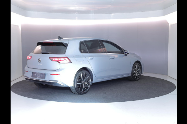 Volkswagen Golf 1.5 eTSI 50 Jahre Edition 150 pk Automaat (DSG) | Navigatie | Panoramadak | Parkeersensoren (Park assist)  | Achteruitrijcamera | Matrix LED koplampen | Stoelverwarming | Volkswagen Golf 1.5 eTSI 50 Jahre Edition 150 pk Automaat (DSG) | Navigatie | Panoramadak | Parkeersensoren (Park assist)  | Achteruitrijcamera | Matrix LED koplampen | Stoelverwarming |