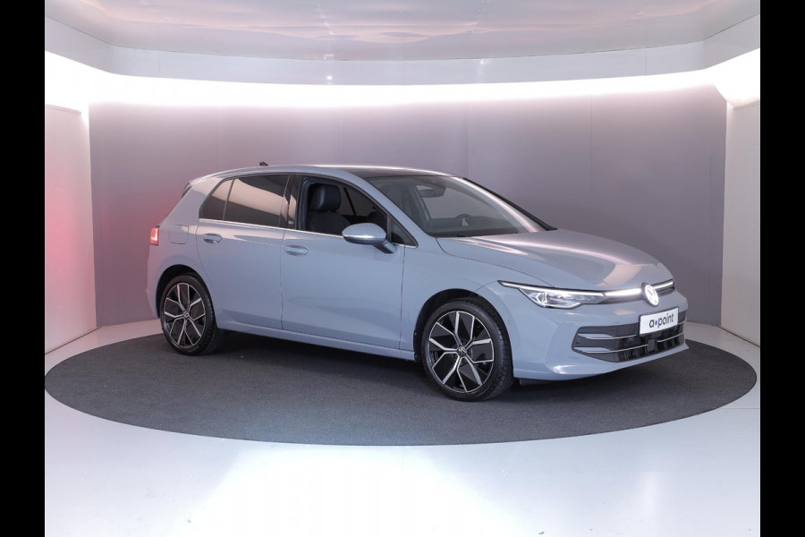 Volkswagen Golf 1.5 eTSI 50 Jahre Edition 150 pk Automaat (DSG) | Navigatie | Panoramadak | Parkeersensoren (Park assist)  | Achteruitrijcamera | Matrix LED koplampen | Stoelverwarming | Volkswagen Golf 1.5 eTSI 50 Jahre Edition 150 pk Automaat (DSG) | Navigatie | Panoramadak | Parkeersensoren (Park assist)  | Achteruitrijcamera | Matrix LED koplampen | Stoelverwarming |