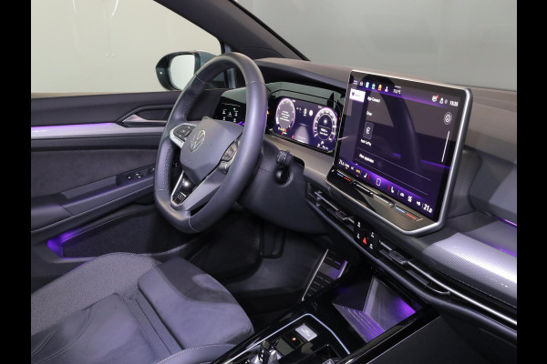 Volkswagen Golf 1.5 eTSI 50 Jahre Edition 150 pk Automaat (DSG) | Navigatie | Panoramadak | Parkeersensoren (Park assist)  | Achteruitrijcamera | Matrix LED koplampen | Stoelverwarming | Volkswagen Golf 1.5 eTSI 50 Jahre Edition 150 pk Automaat (DSG) | Navigatie | Panoramadak | Parkeersensoren (Park assist)  | Achteruitrijcamera | Matrix LED koplampen | Stoelverwarming |
