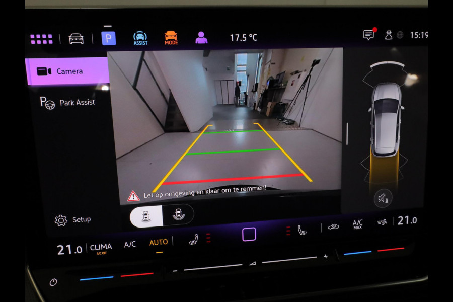 Volkswagen Golf 1.5 eTSI 50 Jahre Edition 150 pk Automaat (DSG) | Navigatie | Panoramadak | Parkeersensoren (Park assist)  | Achteruitrijcamera | Matrix LED koplampen | Stoelverwarming | Volkswagen Golf 1.5 eTSI 50 Jahre Edition 150 pk Automaat (DSG) | Navigatie | Panoramadak | Parkeersensoren (Park assist)  | Achteruitrijcamera | Matrix LED koplampen | Stoelverwarming |