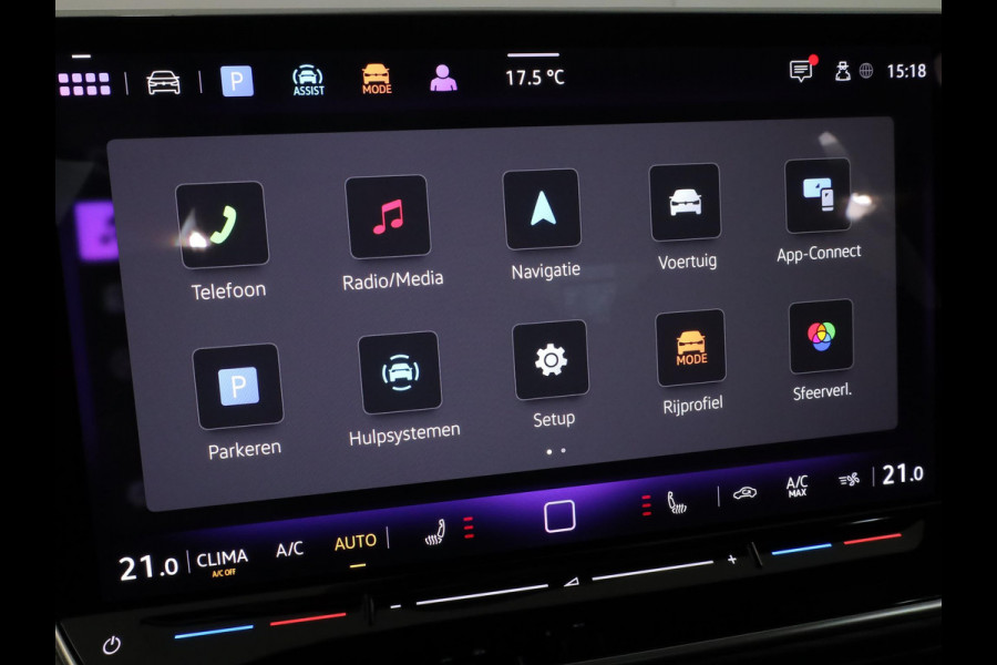 Volkswagen Golf 1.5 eTSI 50 Jahre Edition 150 pk Automaat (DSG) | Navigatie | Panoramadak | Parkeersensoren (Park assist)  | Achteruitrijcamera | Matrix LED koplampen | Stoelverwarming | Volkswagen Golf 1.5 eTSI 50 Jahre Edition 150 pk Automaat (DSG) | Navigatie | Panoramadak | Parkeersensoren (Park assist)  | Achteruitrijcamera | Matrix LED koplampen | Stoelverwarming |