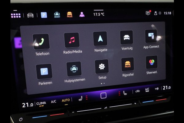 Volkswagen Golf 1.5 eTSI 50 Jahre Edition 150 pk Automaat (DSG) | Navigatie | Panoramadak | Parkeersensoren (Park assist)  | Achteruitrijcamera | Matrix LED koplampen | Stoelverwarming | Volkswagen Golf 1.5 eTSI 50 Jahre Edition 150 pk Automaat (DSG) | Navigatie | Panoramadak | Parkeersensoren (Park assist)  | Achteruitrijcamera | Matrix LED koplampen | Stoelverwarming |