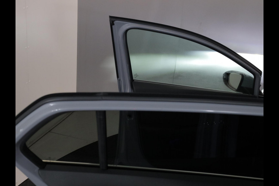 Volkswagen Golf 1.5 eTSI 50 Jahre Edition 150 pk Automaat (DSG) | Navigatie | Panoramadak | Parkeersensoren (Park assist)  | Achteruitrijcamera | Matrix LED koplampen | Stoelverwarming | Volkswagen Golf 1.5 eTSI 50 Jahre Edition 150 pk Automaat (DSG) | Navigatie | Panoramadak | Parkeersensoren (Park assist)  | Achteruitrijcamera | Matrix LED koplampen | Stoelverwarming |