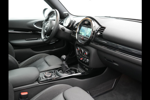 MINI Clubman 1.5 Cooper Chili Handgeschakeld 136pk | Panodak | Harman & Kardon | Apple Carplay | Lederen Sportstoelen | Navigatie | Cruise Control | Sportstuur | MINI Clubman 1.5 Cooper Chili Handgeschakeld 136pk | Panodak | Harman & Kardon | Apple Carplay | Lederen Sportstoelen | Navigatie | Cruise Control | Sportstuur |