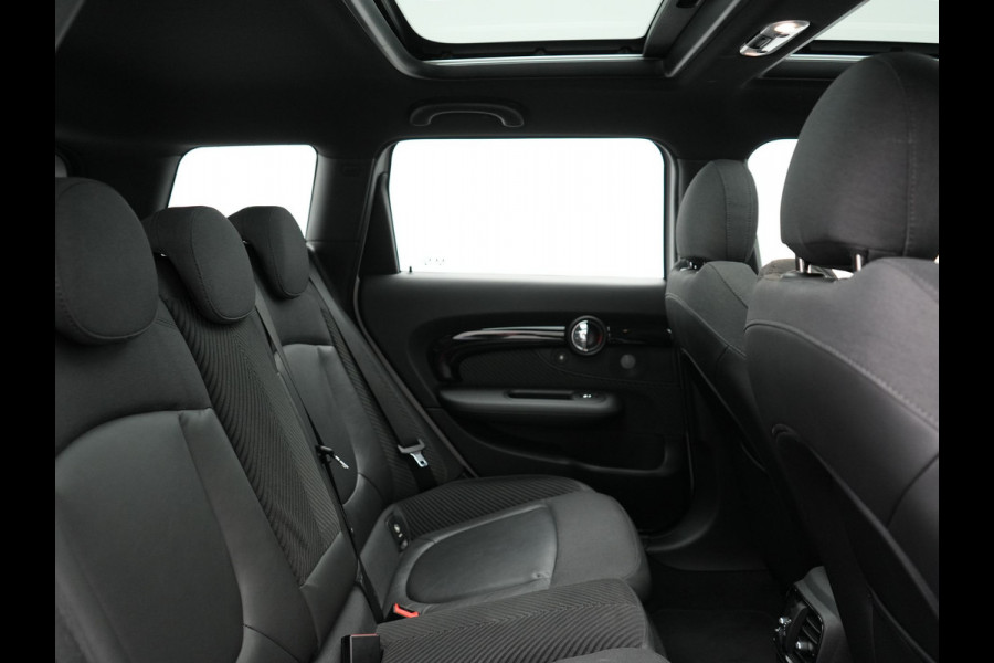 MINI Clubman 1.5 Cooper Chili Handgeschakeld 136pk | Panodak | Harman & Kardon | Apple Carplay | Lederen Sportstoelen | Navigatie | Cruise Control | Sportstuur | MINI Clubman 1.5 Cooper Chili Handgeschakeld 136pk | Panodak | Harman & Kardon | Apple Carplay | Lederen Sportstoelen | Navigatie | Cruise Control | Sportstuur |