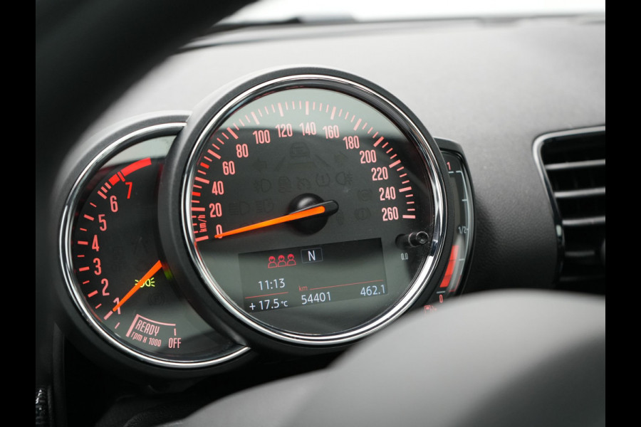 MINI Clubman 1.5 Cooper Chili Handgeschakeld 136pk | Panodak | Harman & Kardon | Apple Carplay | Lederen Sportstoelen | Navigatie | Cruise Control | Sportstuur | MINI Clubman 1.5 Cooper Chili Handgeschakeld 136pk | Panodak | Harman & Kardon | Apple Carplay | Lederen Sportstoelen | Navigatie | Cruise Control | Sportstuur |