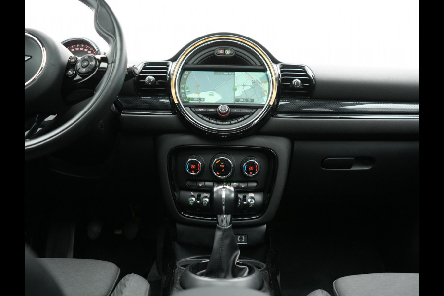 MINI Clubman 1.5 Cooper Chili Handgeschakeld 136pk | Panodak | Harman & Kardon | Apple Carplay | Lederen Sportstoelen | Navigatie | Cruise Control | Sportstuur | MINI Clubman 1.5 Cooper Chili Handgeschakeld 136pk | Panodak | Harman & Kardon | Apple Carplay | Lederen Sportstoelen | Navigatie | Cruise Control | Sportstuur |