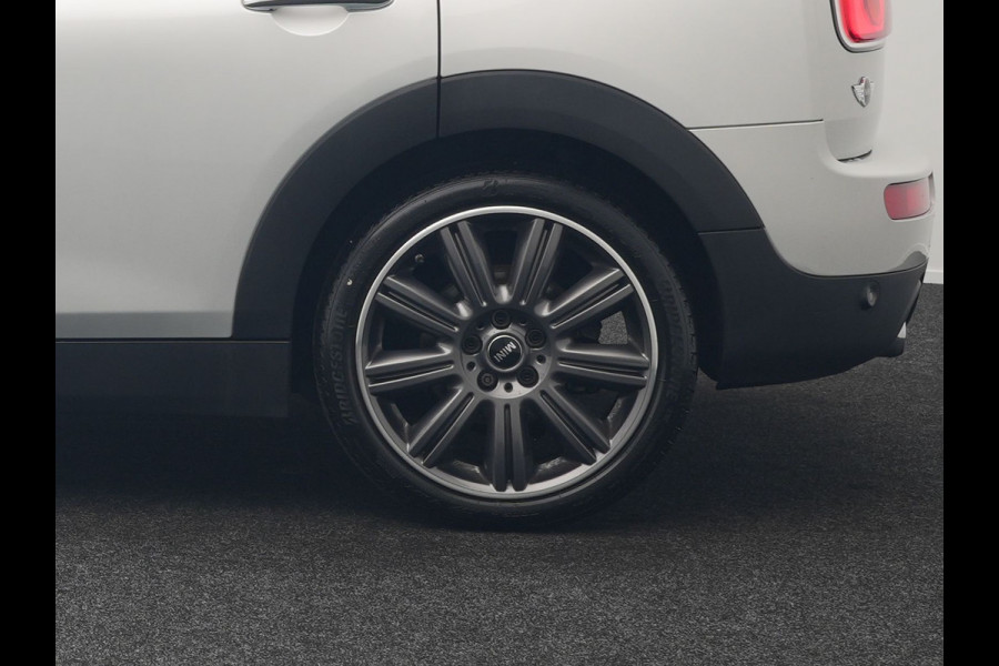 MINI Clubman 1.5 Cooper Chili Handgeschakeld 136pk | Panodak | Harman & Kardon | Apple Carplay | Lederen Sportstoelen | Navigatie | Cruise Control | Sportstuur | MINI Clubman 1.5 Cooper Chili Handgeschakeld 136pk | Panodak | Harman & Kardon | Apple Carplay | Lederen Sportstoelen | Navigatie | Cruise Control | Sportstuur |