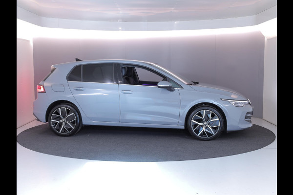 Volkswagen Golf 1.5 eTSI 50 Jahre Edition 150 pk Automaat (DSG) | Navigatie | Panoramadak | Parkeersensoren (Park assist)  | Achteruitrijcamera | Matrix LED koplampen | Stoelverwarming | Volkswagen Golf 1.5 eTSI 50 Jahre Edition 150 pk Automaat (DSG) | Navigatie | Panoramadak | Parkeersensoren (Park assist)  | Achteruitrijcamera | Matrix LED koplampen | Stoelverwarming |