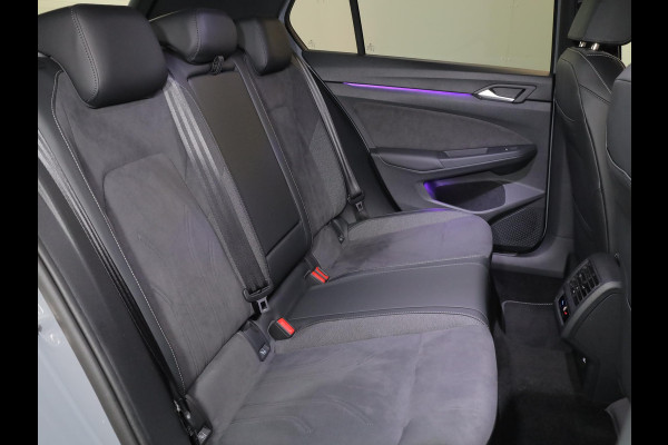 Volkswagen Golf 1.5 eTSI 50 Jahre Edition 150 pk Automaat (DSG) | Navigatie | Panoramadak | Parkeersensoren (Park assist)  | Achteruitrijcamera | Matrix LED koplampen | Stoelverwarming | Volkswagen Golf 1.5 eTSI 50 Jahre Edition 150 pk Automaat (DSG) | Navigatie | Panoramadak | Parkeersensoren (Park assist)  | Achteruitrijcamera | Matrix LED koplampen | Stoelverwarming |