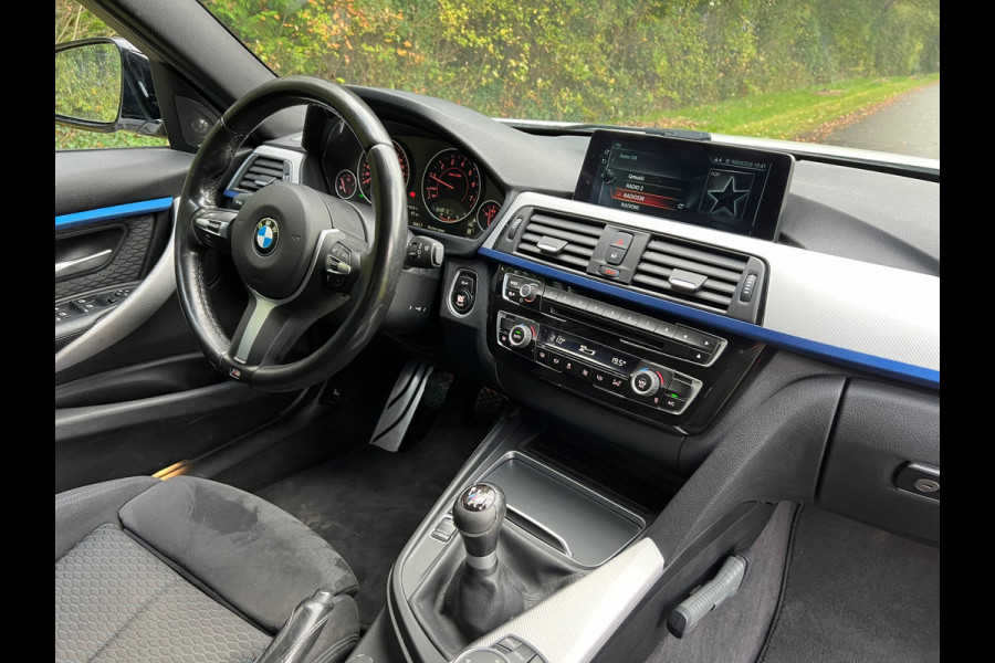 BMW 3 Serie 318i | M-Sport | Carbon | Sportlstoelen| Navi | Cruise | Clima
