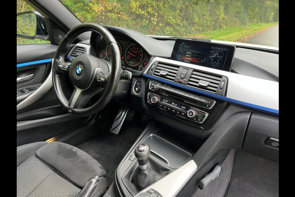 BMW 3 Serie 318i | M-Sport | Carbon | Sportlstoelen| Navi | Cruise | Clima