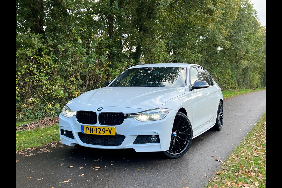 BMW 3 Serie 318i | M-Sport | Carbon | Sportlstoelen| Navi | Cruise | Clima BMW 3 Serie 318i | M-Sport | Carbon | Sportlstoelen| Navi | Cruise | Clima