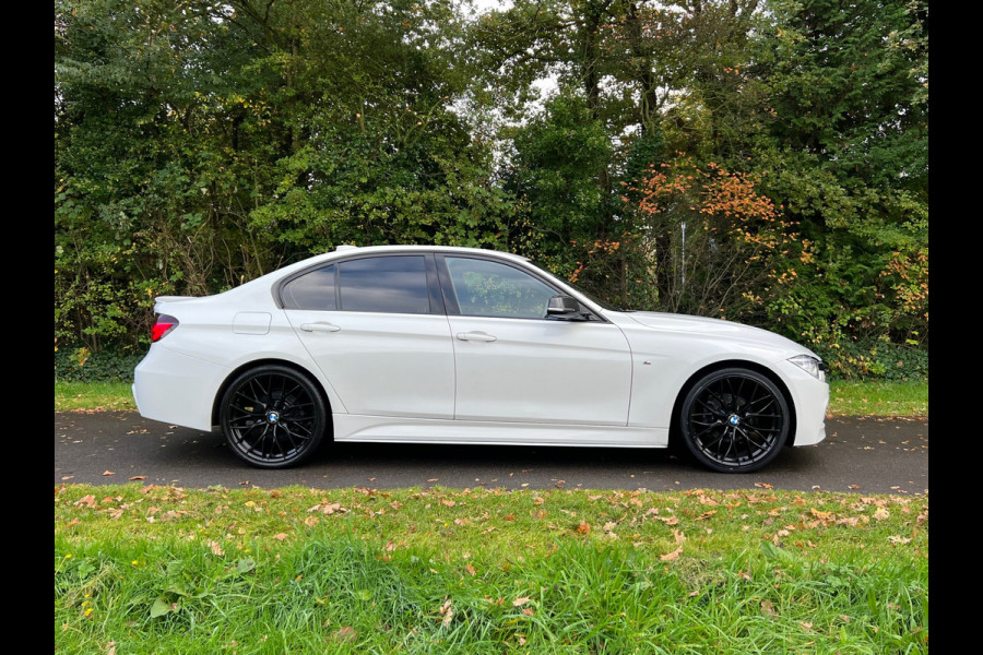 BMW 3 Serie 318i | M-Sport | Carbon | Sportlstoelen| Navi | Cruise | Clima