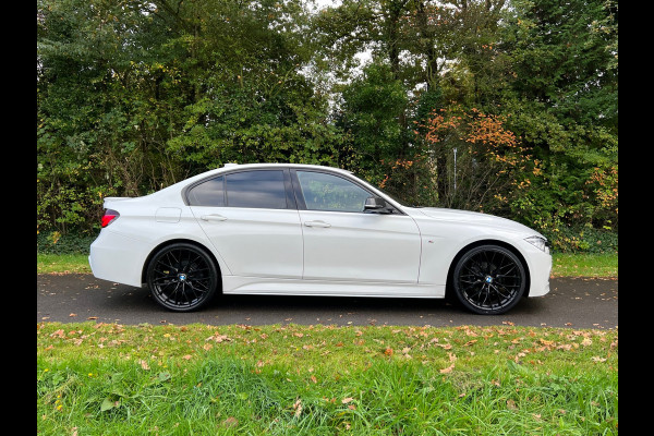 BMW 3 Serie 318i | M-Sport | Carbon | Sportlstoelen| Navi | Cruise | Clima