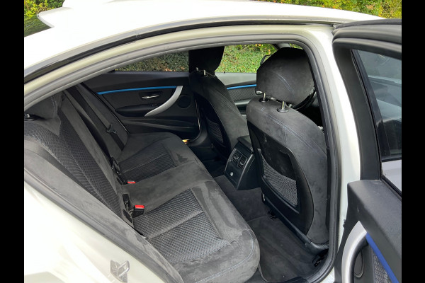 BMW 3 Serie 318i | M-Sport | Carbon | Sportlstoelen| Navi | Cruise | Clima