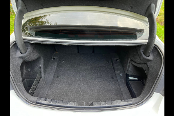 BMW 3 Serie 318i | M-Sport | Carbon | Sportlstoelen| Navi | Cruise | Clima