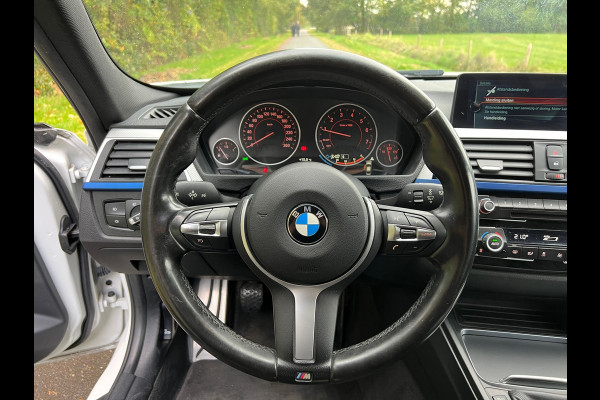 BMW 3 Serie 318i | M-Sport | Carbon | Sportlstoelen| Navi | Cruise | Clima