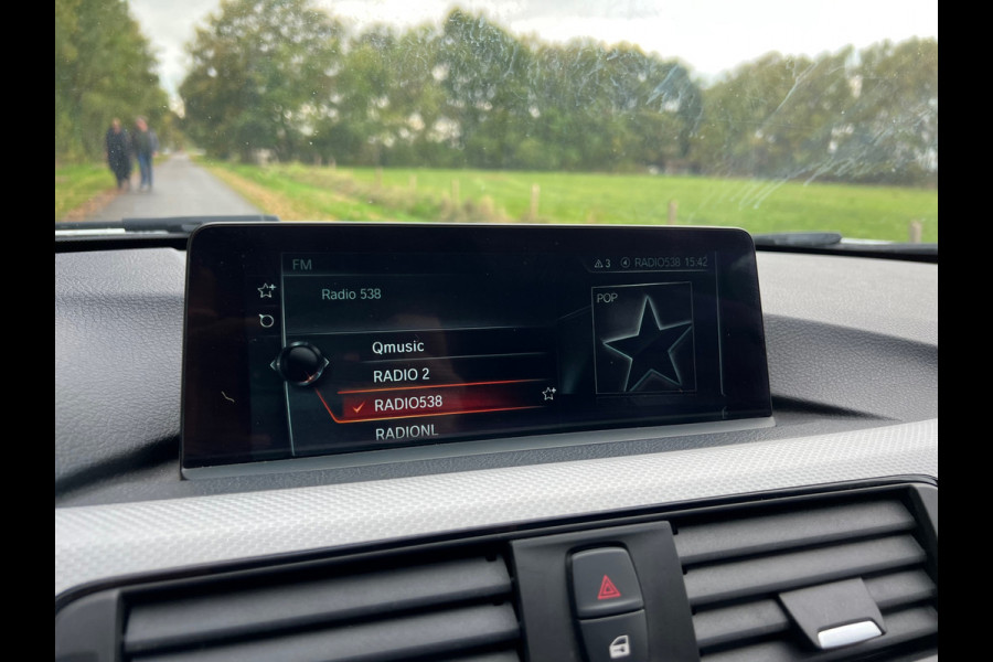 BMW 3 Serie 318i | M-Sport | Carbon | Sportlstoelen| Navi | Cruise | Clima