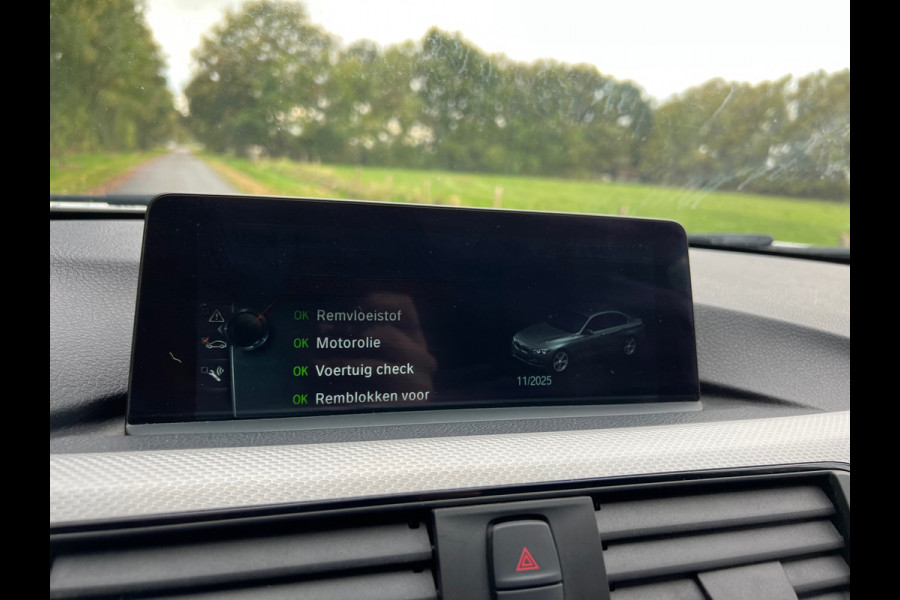 BMW 3 Serie 318i | M-Sport | Carbon | Sportlstoelen| Navi | Cruise | Clima