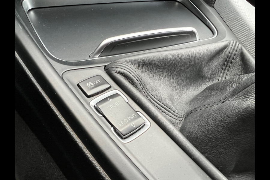 BMW 3 Serie 318i | M-Sport | Carbon | Sportlstoelen| Navi | Cruise | Clima