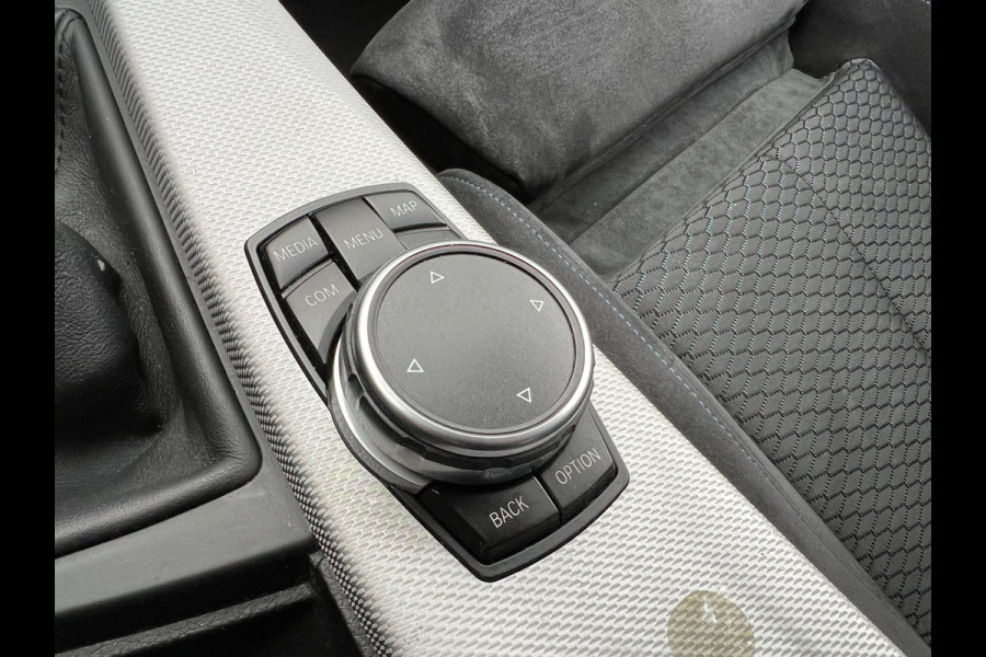 BMW 3 Serie 318i | M-Sport | Carbon | Sportlstoelen| Navi | Cruise | Clima