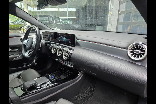 Mercedes-Benz A-Klasse 200 Premium Plus|NL AUTO!|AMG|PANO|MEMORY Mercedes-Benz A-Klasse 200 Premium Plus|NL AUTO!|AMG|PANO|MEMORY