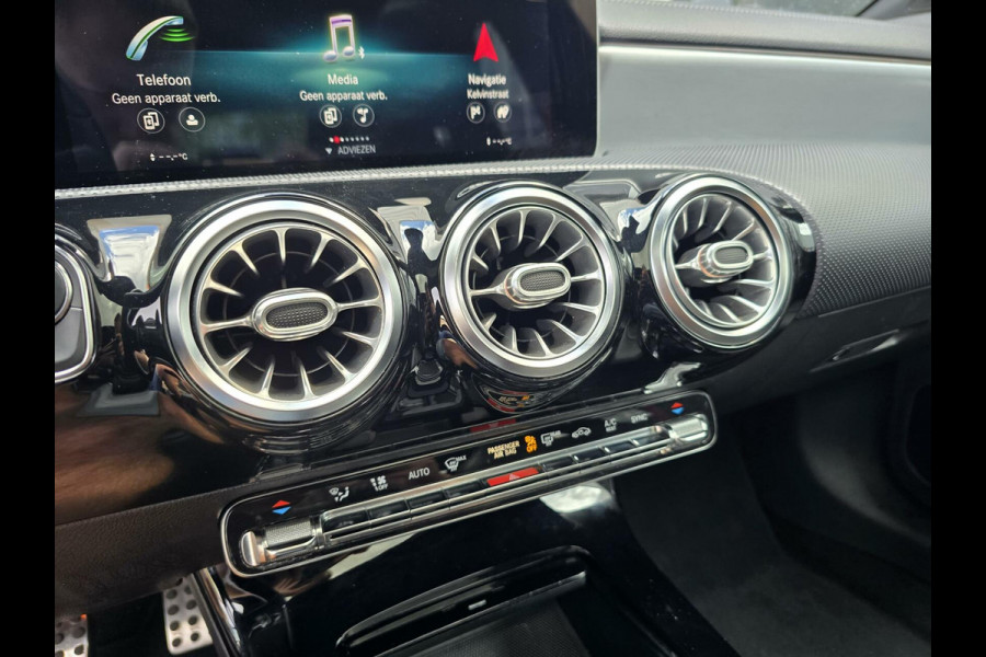 Mercedes-Benz A-Klasse 200 Premium Plus|NL AUTO!|AMG|PANO|MEMORY Mercedes-Benz A-Klasse 200 Premium Plus|NL AUTO!|AMG|PANO|MEMORY