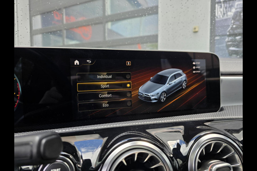 Mercedes-Benz A-Klasse 200 Premium Plus|NL AUTO!|AMG|PANO|MEMORY Mercedes-Benz A-Klasse 200 Premium Plus|NL AUTO!|AMG|PANO|MEMORY