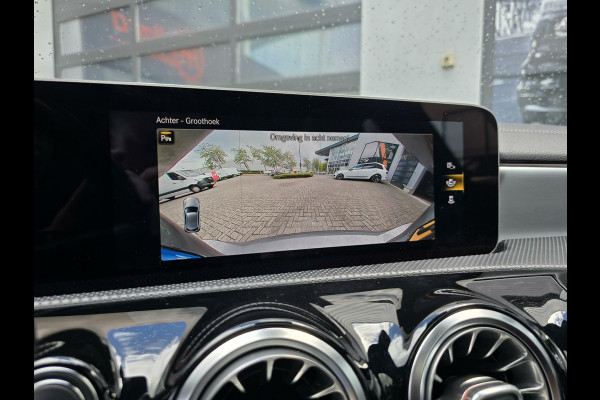 Mercedes-Benz A-Klasse 200 Premium Plus|NL AUTO!|AMG|PANO|MEMORY Mercedes-Benz A-Klasse 200 Premium Plus|NL AUTO!|AMG|PANO|MEMORY